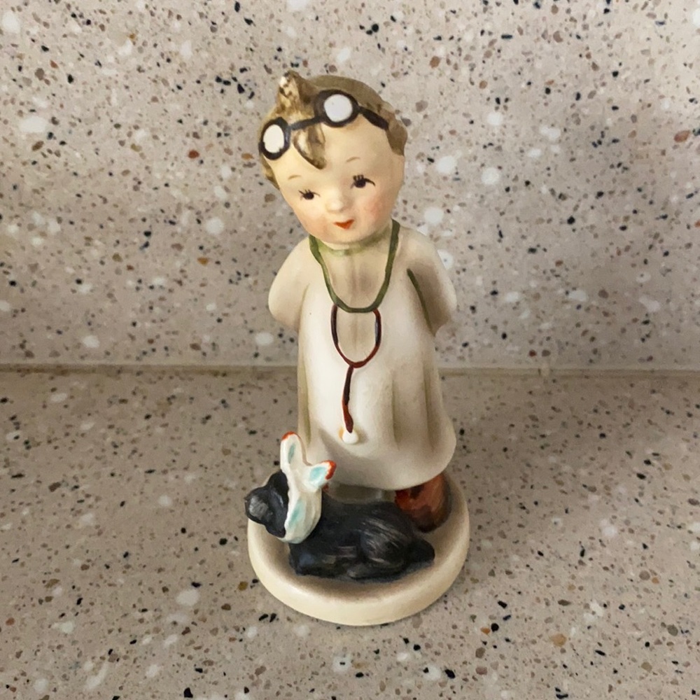 Vintage little vet Napco Japan 1950s figurine